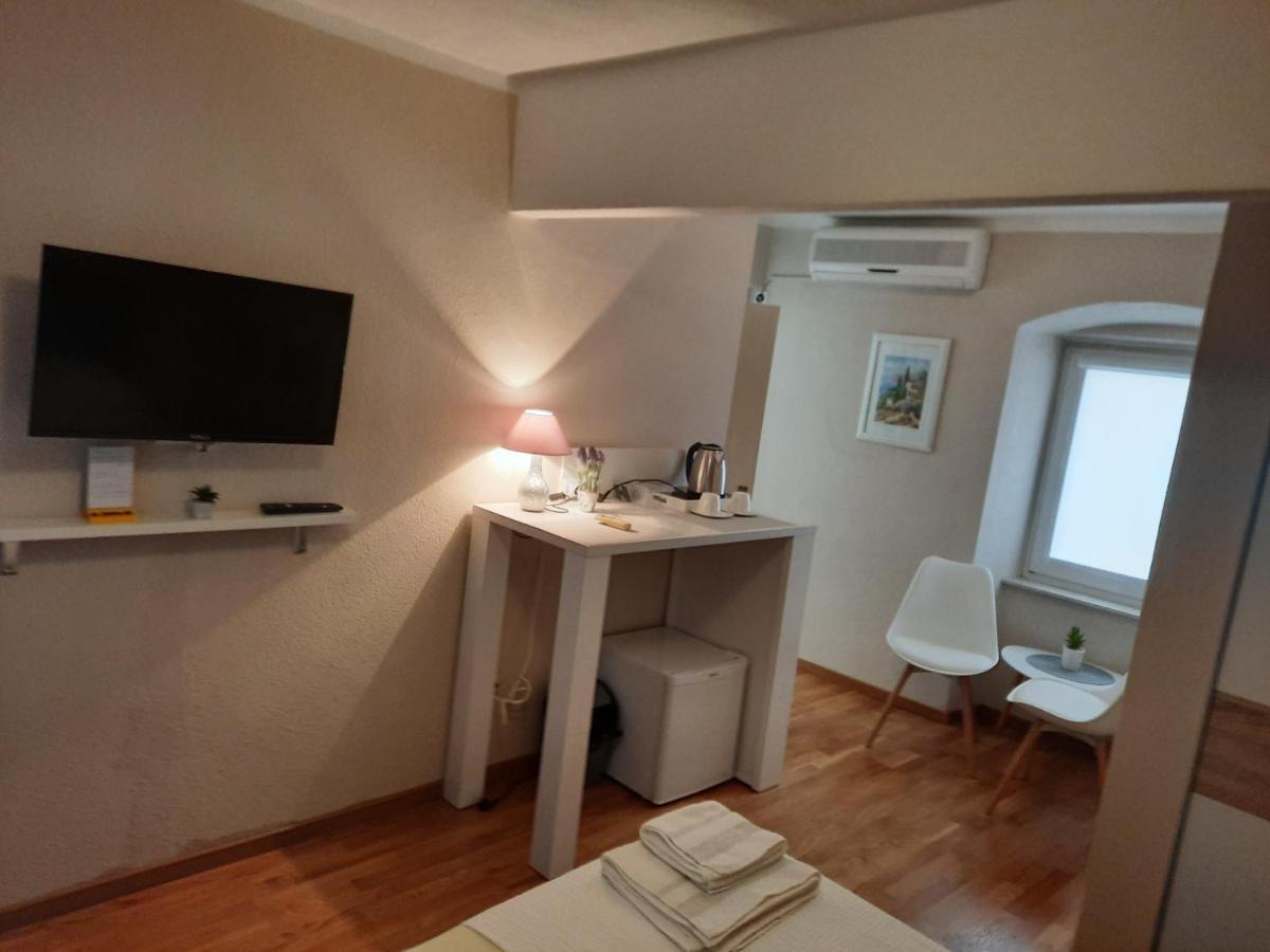 Carol Rooms トロギール エクステリア 写真
